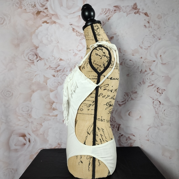 Deep V-Neck Fringe Wing Strap Backless One Piece Bathing Suit - Picture 2 of 5